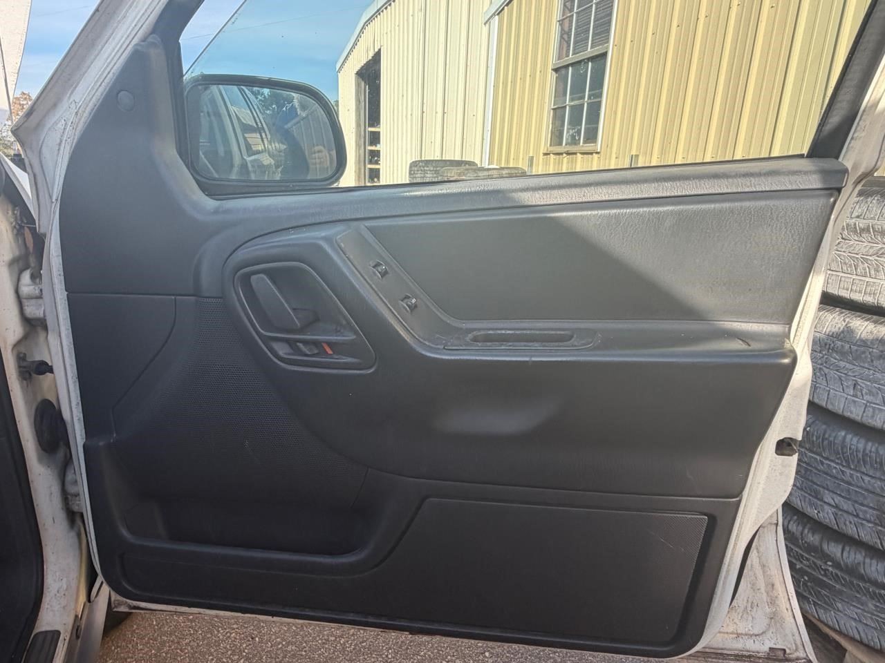 Audio Equipment Radio Am-fm-integral 6 CD Changer Fits 05-06 08-10 VIPER