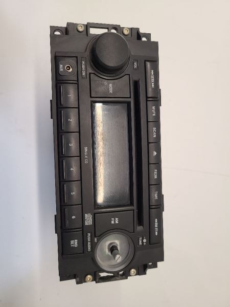 06 07 JEEP COMMANDER AM FM CD Player Radio Receiver OEM ID REF