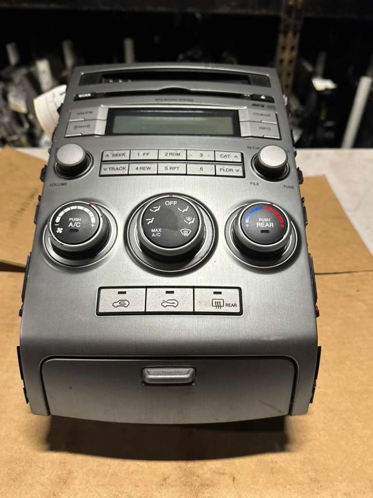 2009- 2012 Hyundai Veracruz Radio Stereo Cd Player with A/C Control OEM