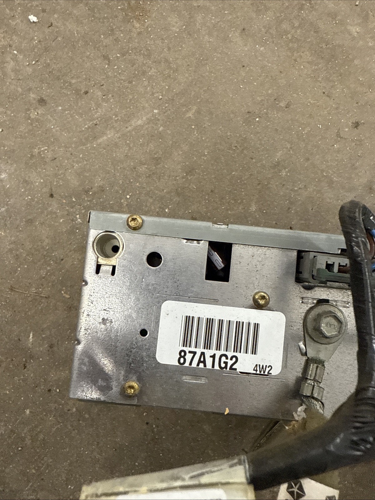 84-02 Chrysler Dodge Jeep Wrangler OEM Cassette Player Radio P04858556AD