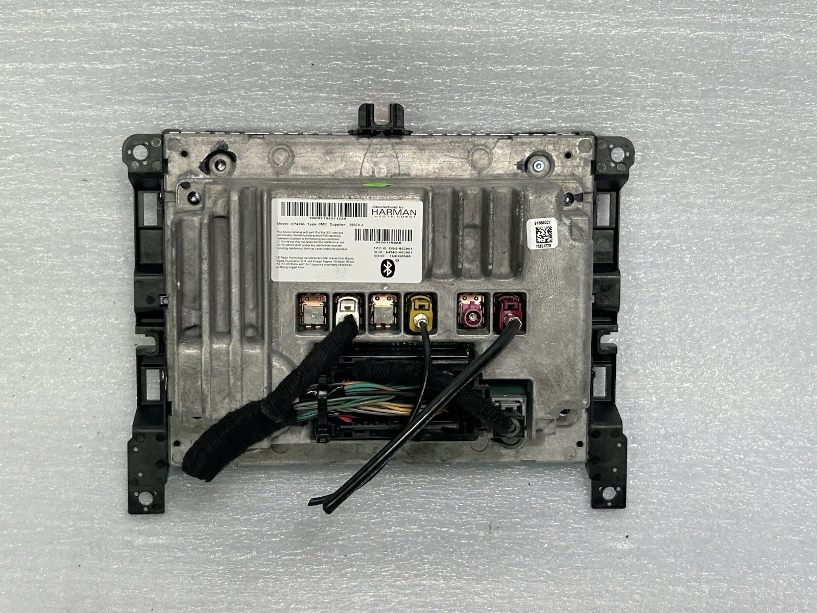 OEM 2015-2017 Chrysler 200 C Uconnect 8.4 Navigation Radio RA4 VP4 NA + BEZEL
