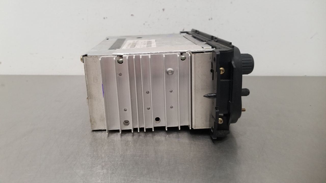 03 JEEP WRANGLER TJ RADIO AUDIO RECEIVER HEAD UNIT 05064354AJ