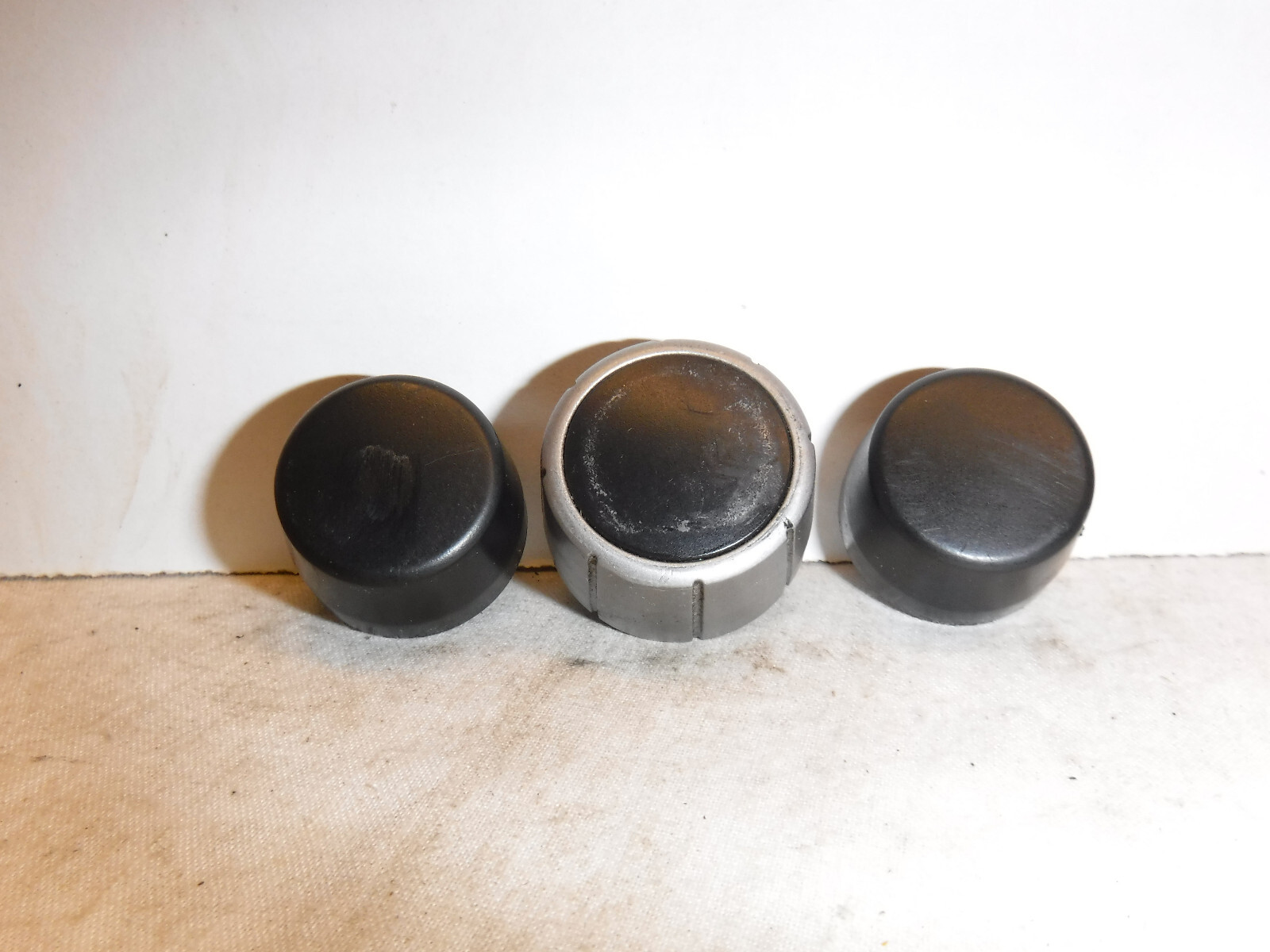 06 07 08 09 Mazda 3 Factory Radio Cd MP3 Knob Set BAR466AR0 CEN27