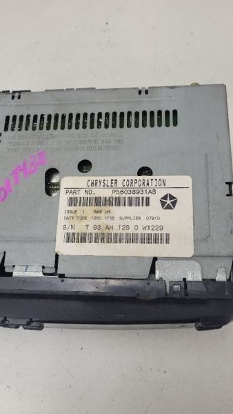1998-2002 Chrysler Concorde Radio 2-7 Pin Connectors On Radio OEM 390312