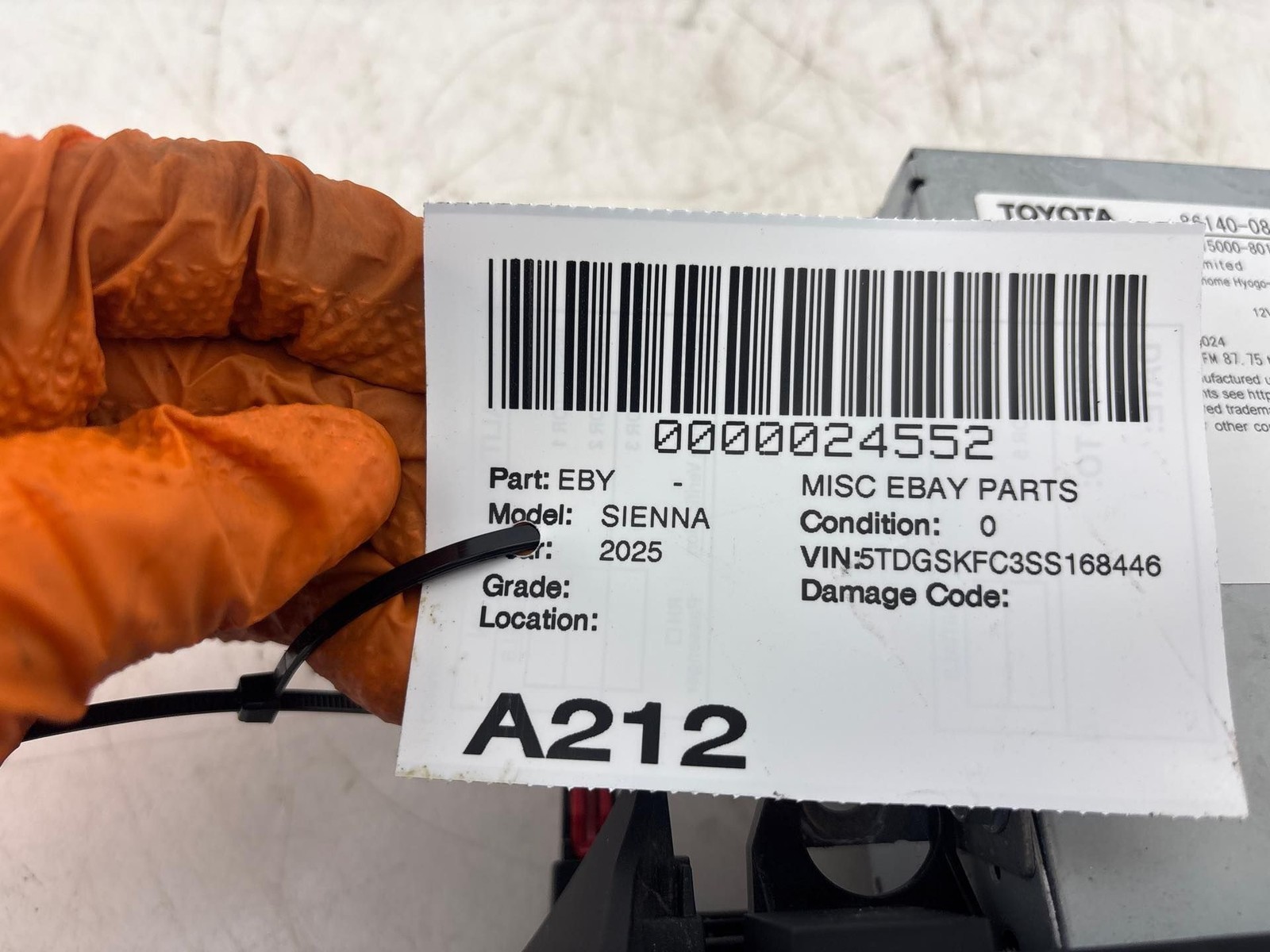 2025 Toyota Sienna 2.5l AWD Am Fm Radio Receiver Navigation Displayr OEM
