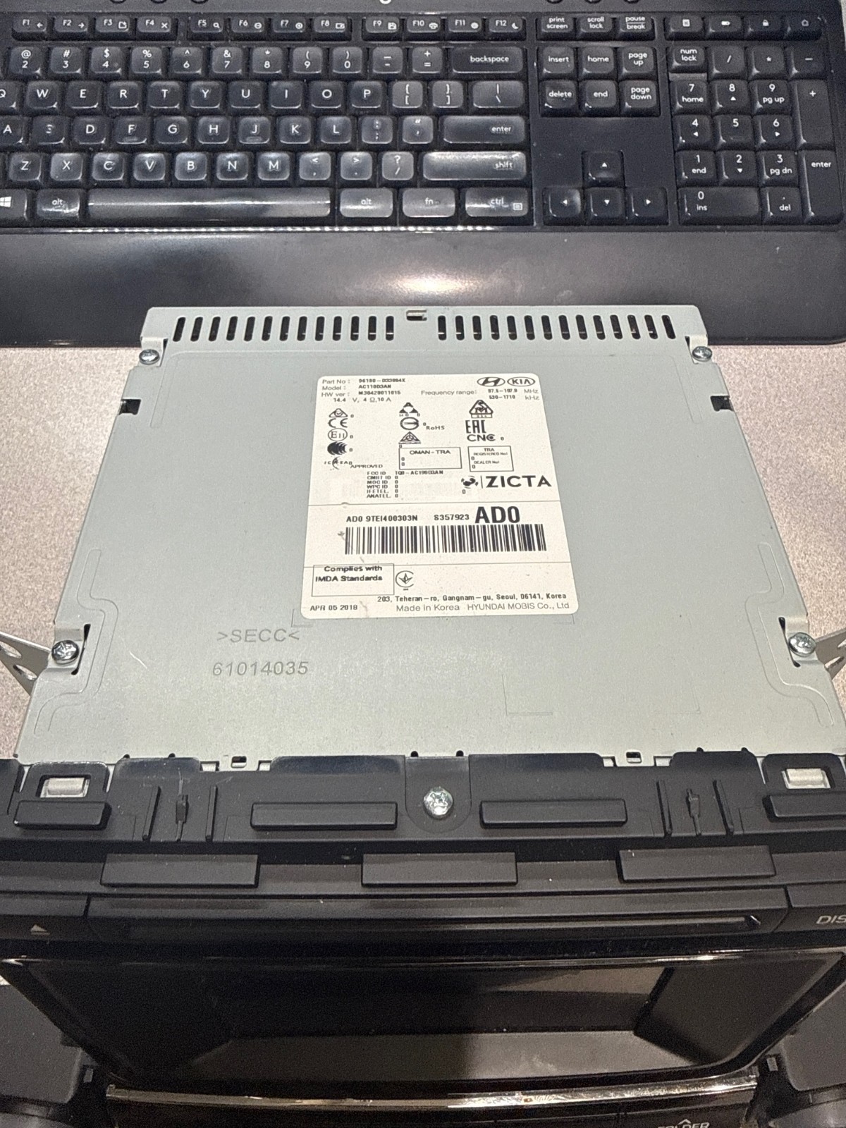 OEM Hyundai Tucson Radio CD Player Display Screen Head Unit 96180 (2016-2018)