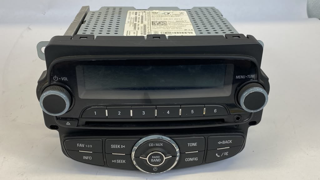 2012-2015 CHEVROLET SONIC RADIO CD PLAYER AM FM BLUETOOTH STEREO OEM 95179057