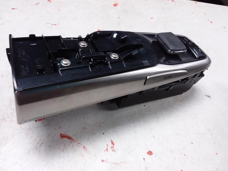 LEXUS RX350 A/V Controller OEM ID 8478048182 w/o Hand Rest