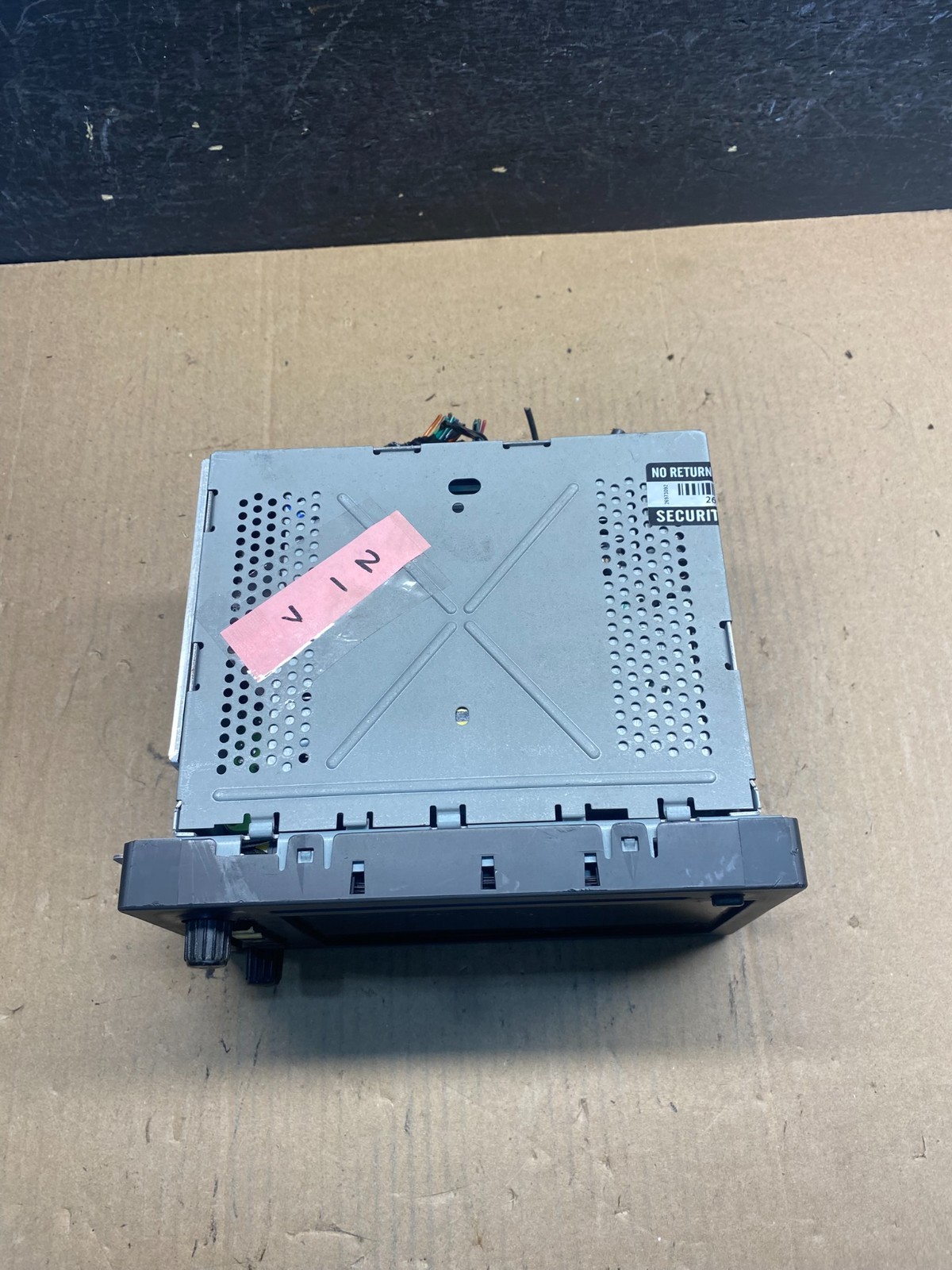 2004 to 2009 Chevrolet Trailblazer Radio Navigation Screen Display AE7716 DG