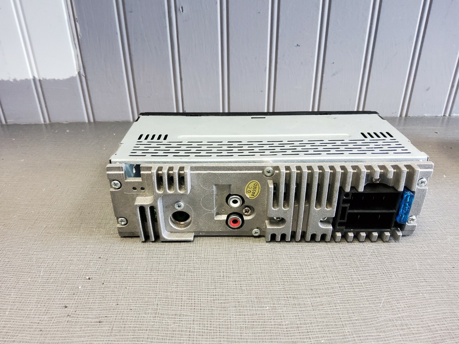 Boss 612UA AM/FM USB AUX Audio Player Radio Digital Media Reciever OEM