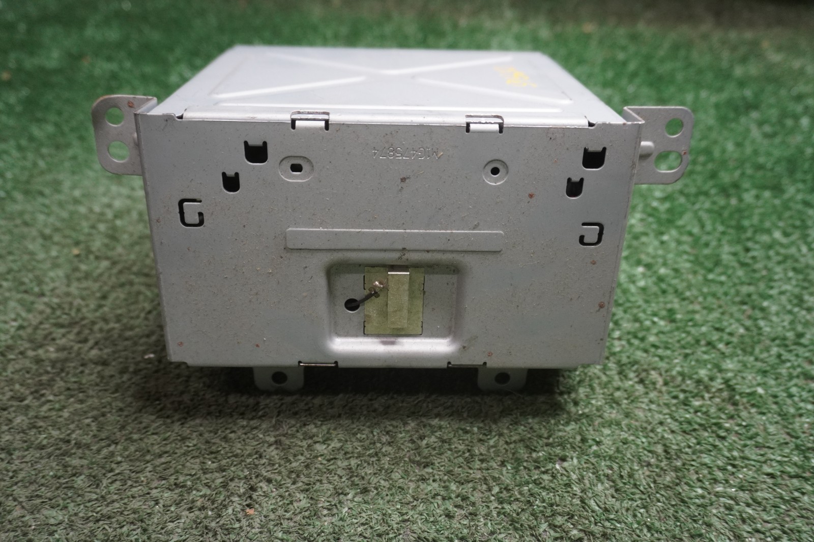 2016 2017 CHEVROLET EQUINOX RADIO RECEIVER HEAD UNIT MODULE OEM 84064074