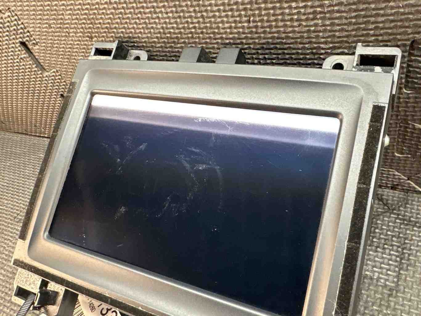 21 22 23 DODGE CHALLENGER Radio stereo display & receiver 7′ 68575670AA