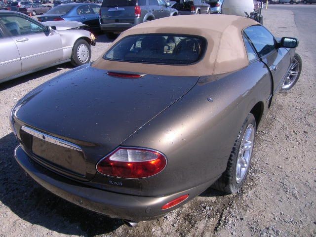 USED 01 XK8 TRUNK MOUNTED CD CHANGER AS SHOWN SHIPPED