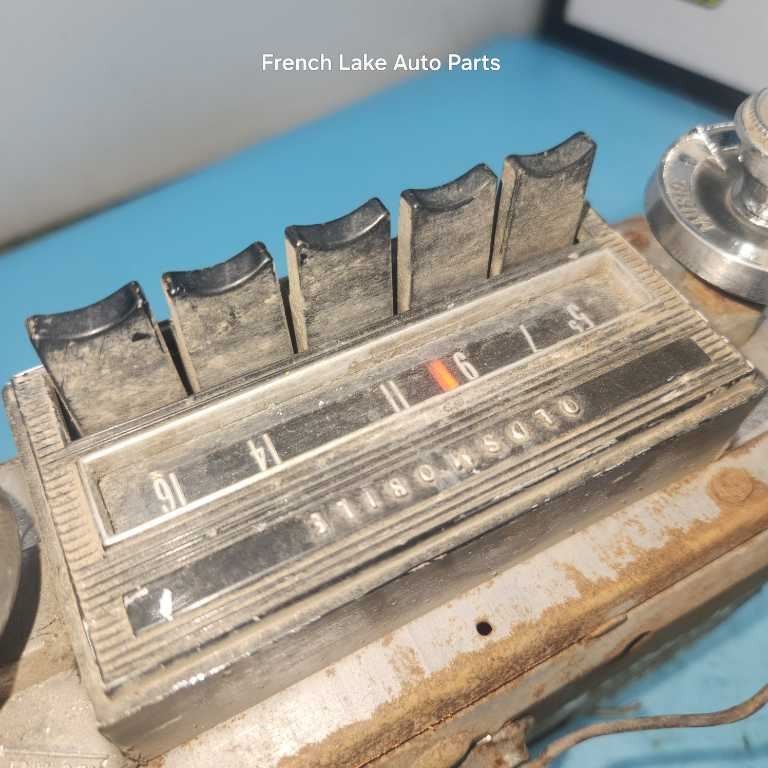 UNTESTED A/M Radio Model 982252 Fits 1964 OLDSMOBILE F-85 1244798