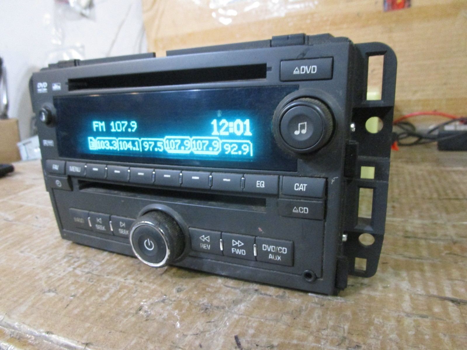 10 11 12 13 Chevy Tahoe Radio Stereo CD DVD Player Receiver 2010-2013 22753251