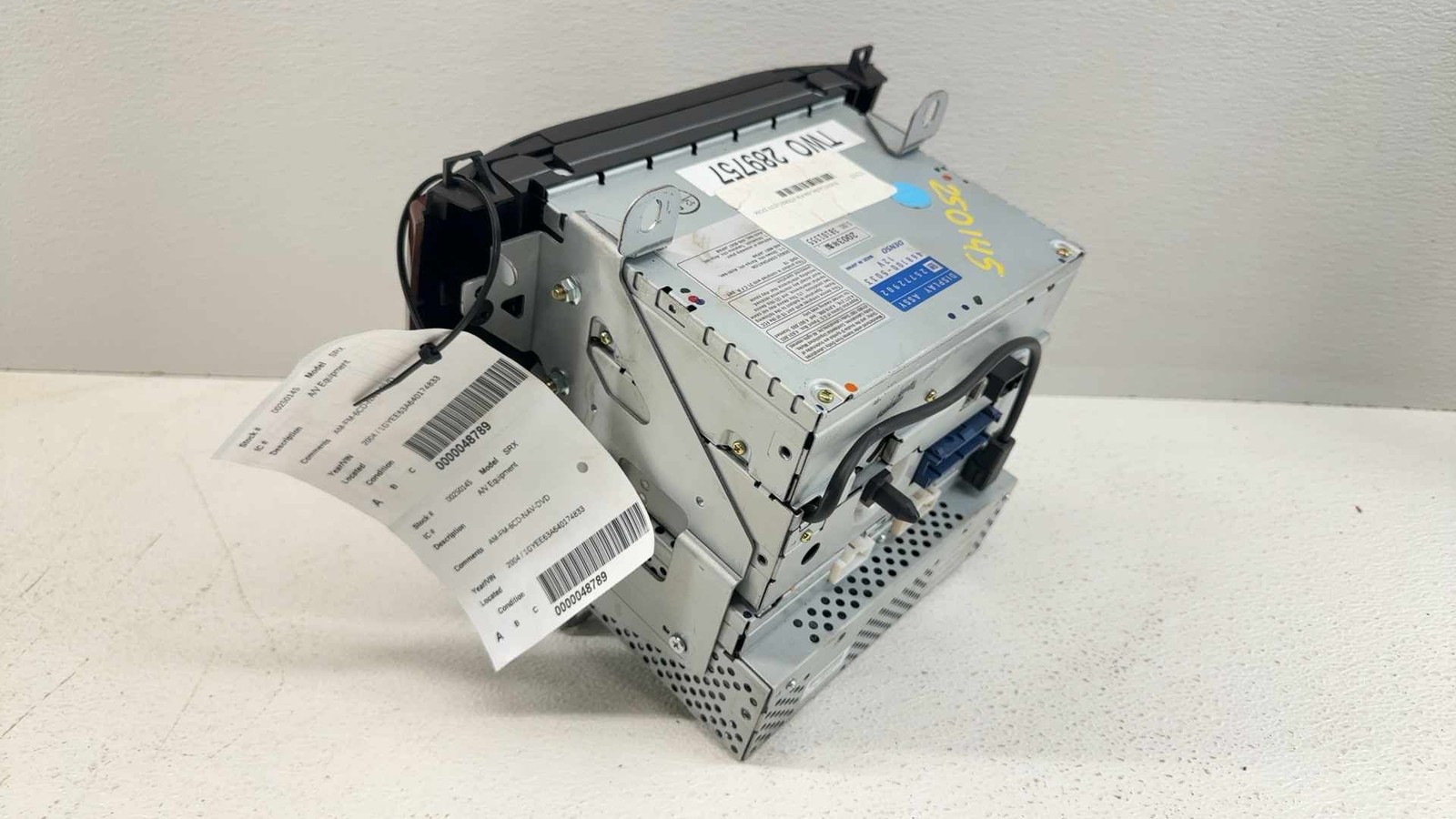 04-06 Cadillac SRX Radio AM-FM-NAV-6CD Opt U2V ID 15295140 *May Need Programming