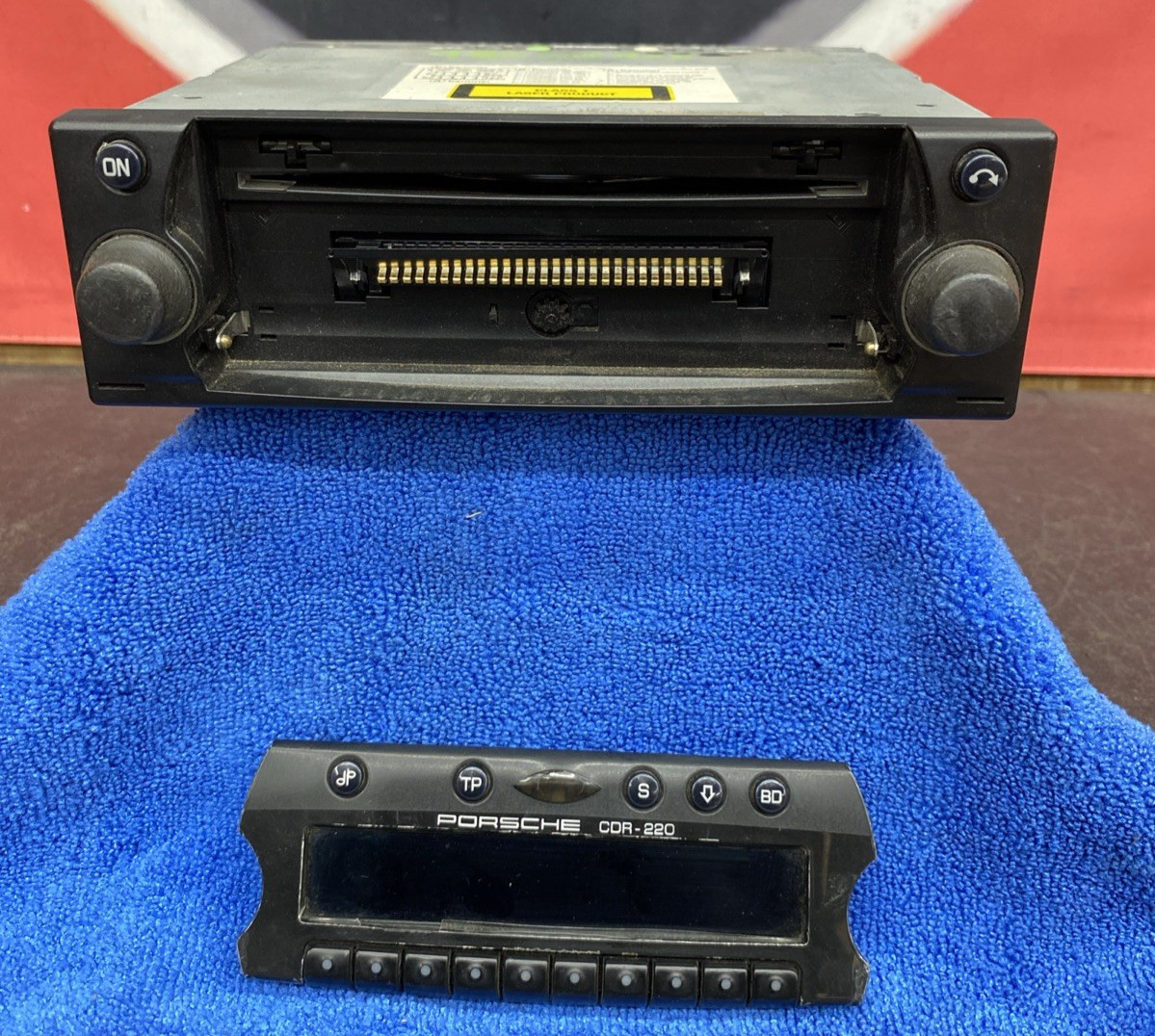 2000 Porsche Boxster 986 Radio CD AM FM Tuner CDR-220 99664512610 **PARTS ONLY**