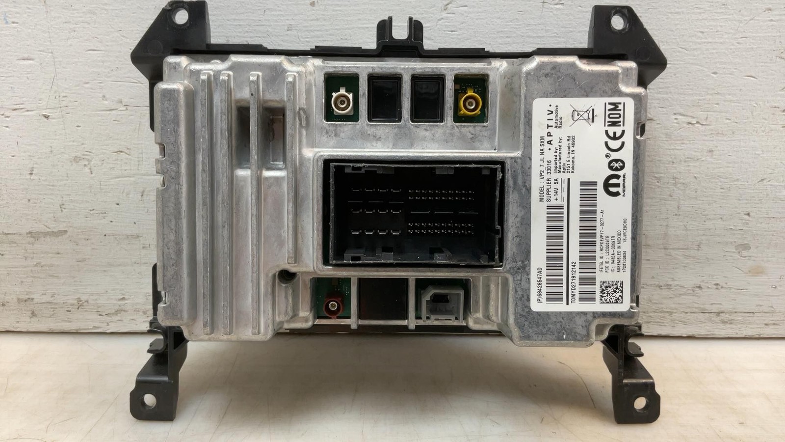 Jeep Wrangler JL OEM 7 in Touchscreen Radio w Trim Panel 68428547AD 2020 106313
