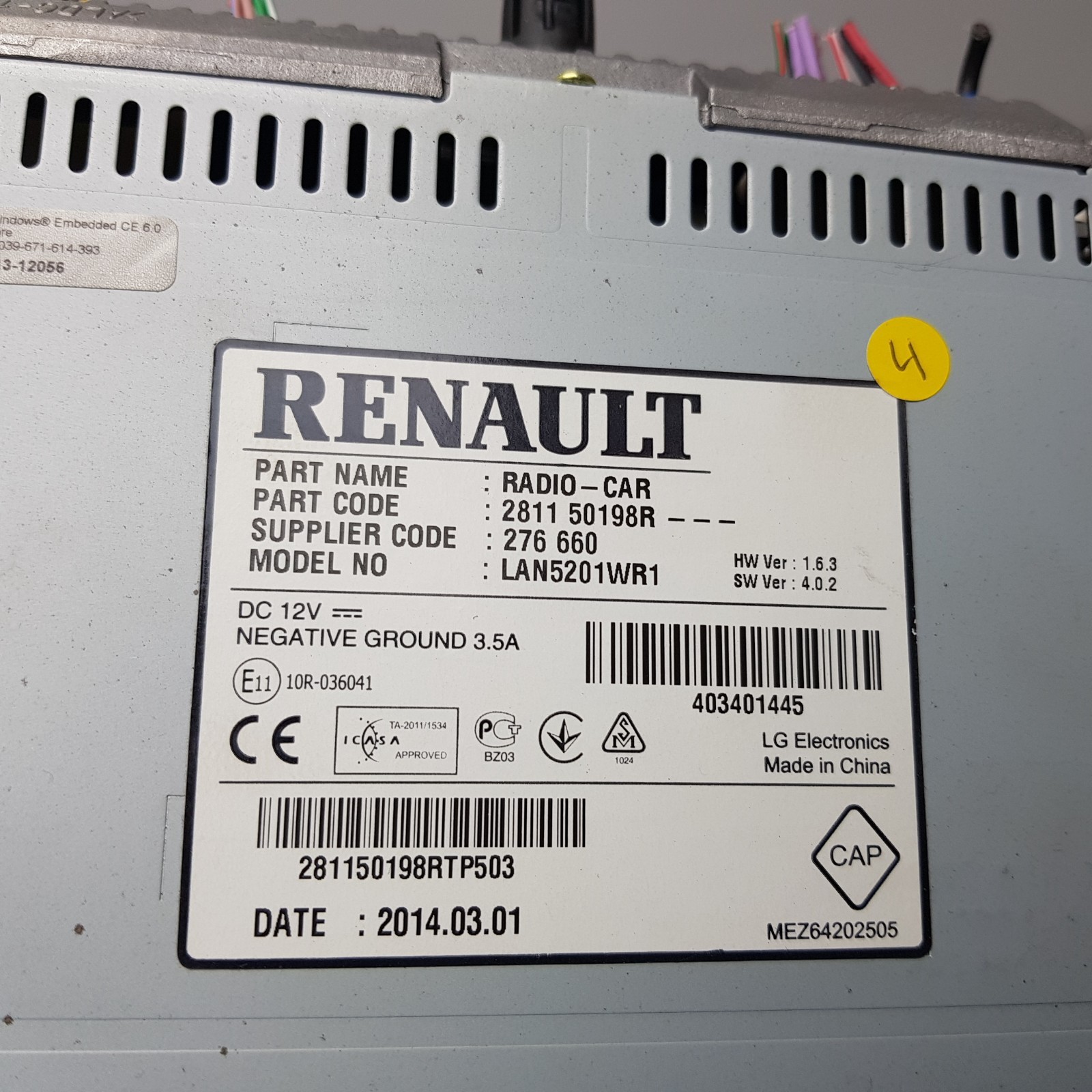 RENAULT CAPTUR MK1 RADIO CD PLAYER HEAD UNIT & SCREEN 281150198R