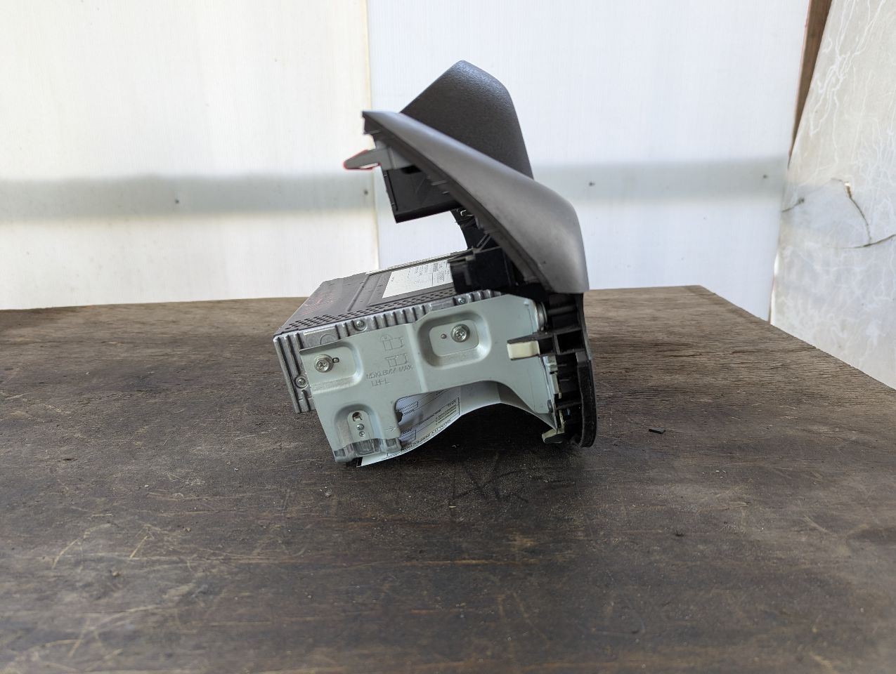 Audio Equipment Radio Tuner Assembly AM-FM-CD-MP3 Fits 09-13 FIT 39414