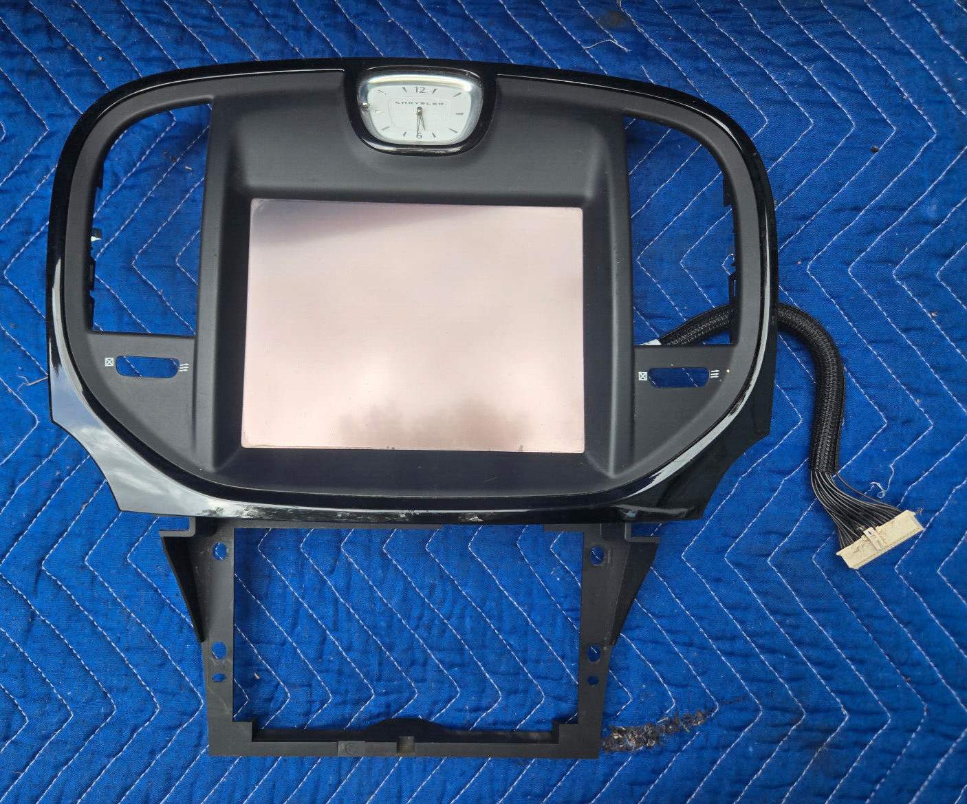 2011 2012 2013 2014 Chrysler 300 Radio Navigation 8.4″ DISPLAY SCREEN 68105156AD