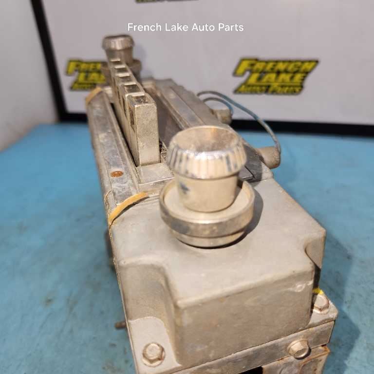 UNTESTED AM Radio MODEL 343 Fits 1963 CHRYSLER NEW YORKER 1240873