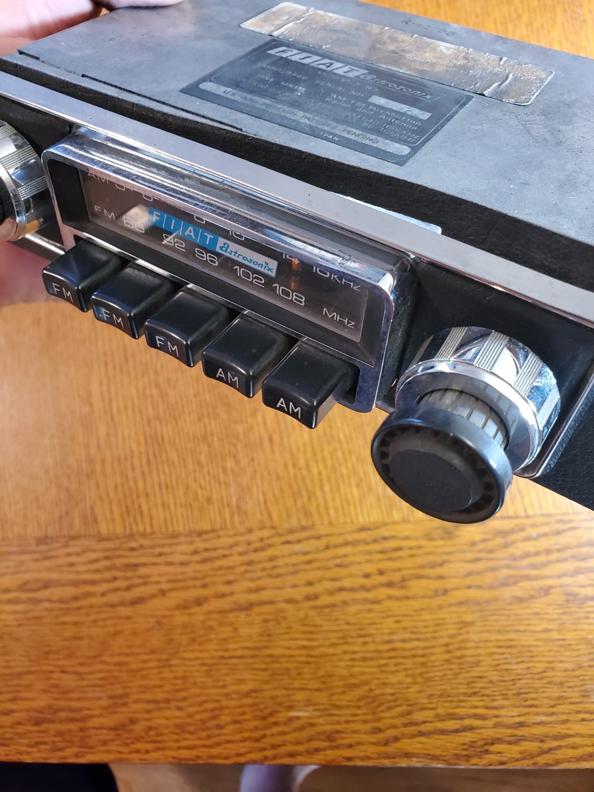 Fiat Astrosonix Stereo Pushbutton AM/FM Original Radio, Part # 8966