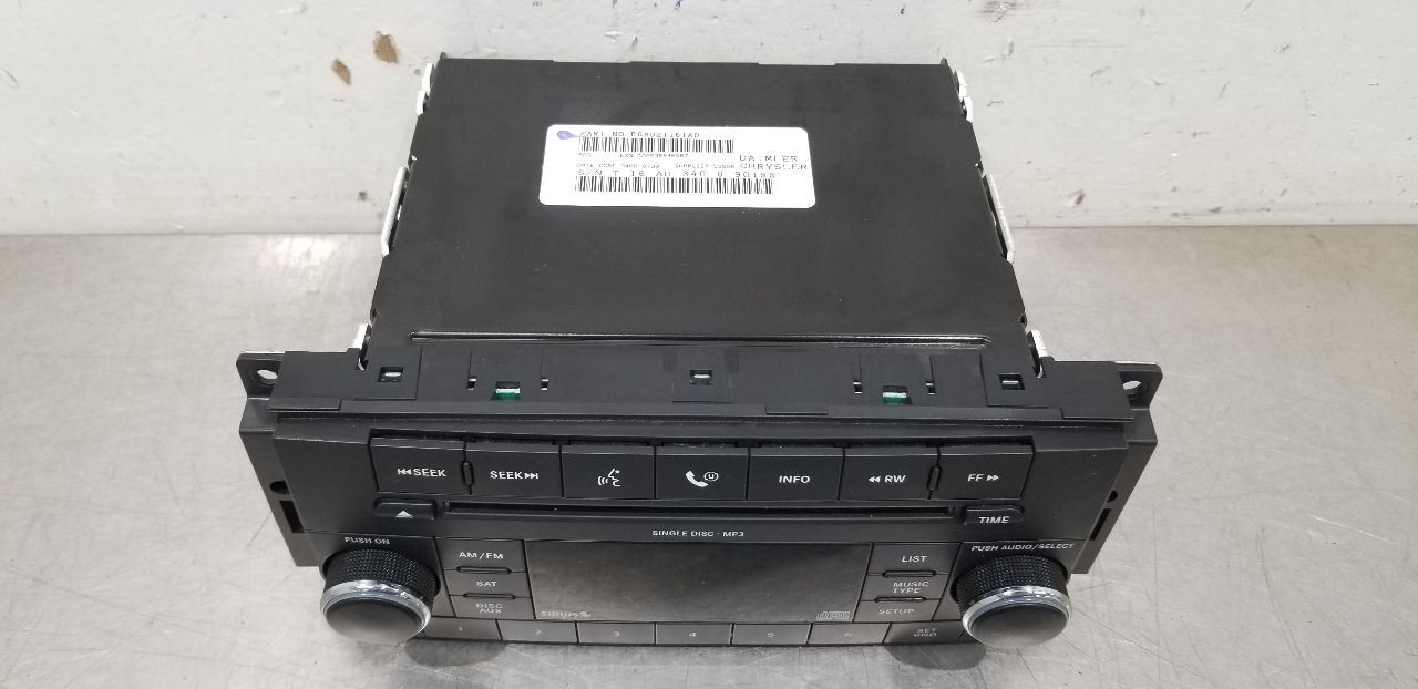 09 DODGE CHALLENGER RADIO AUDIO RECEIVER HEAD UNIT 68021161AD