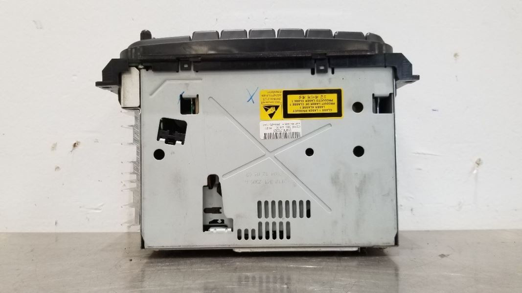 04 JEEP WRANGLER RADIO AUDIO RECEIVER HEAD UNIT 05091556AH