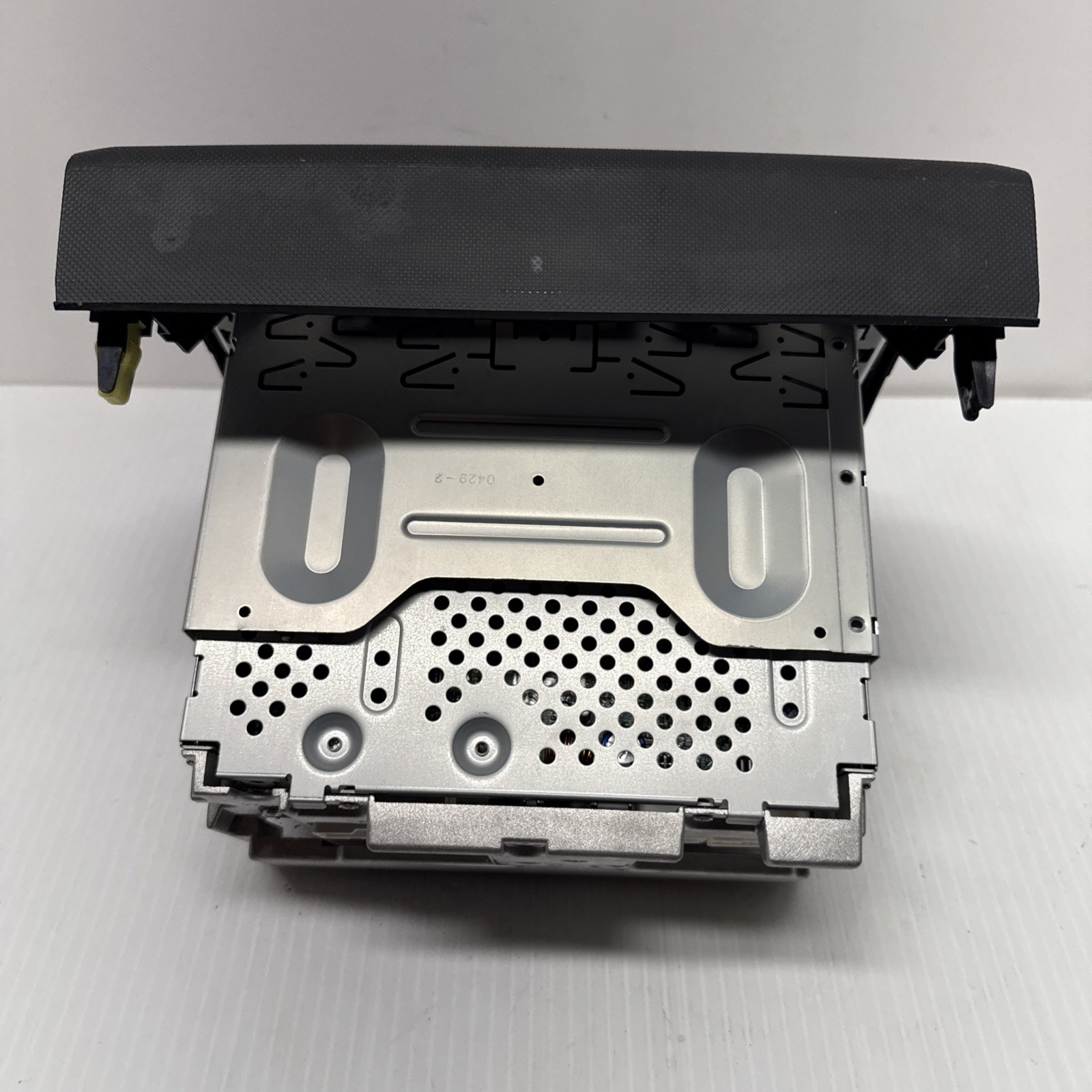 05 06 07 08 09 10 11 Toyota Tacoma Factory OEM Radio 86120-04111 Pre Owned