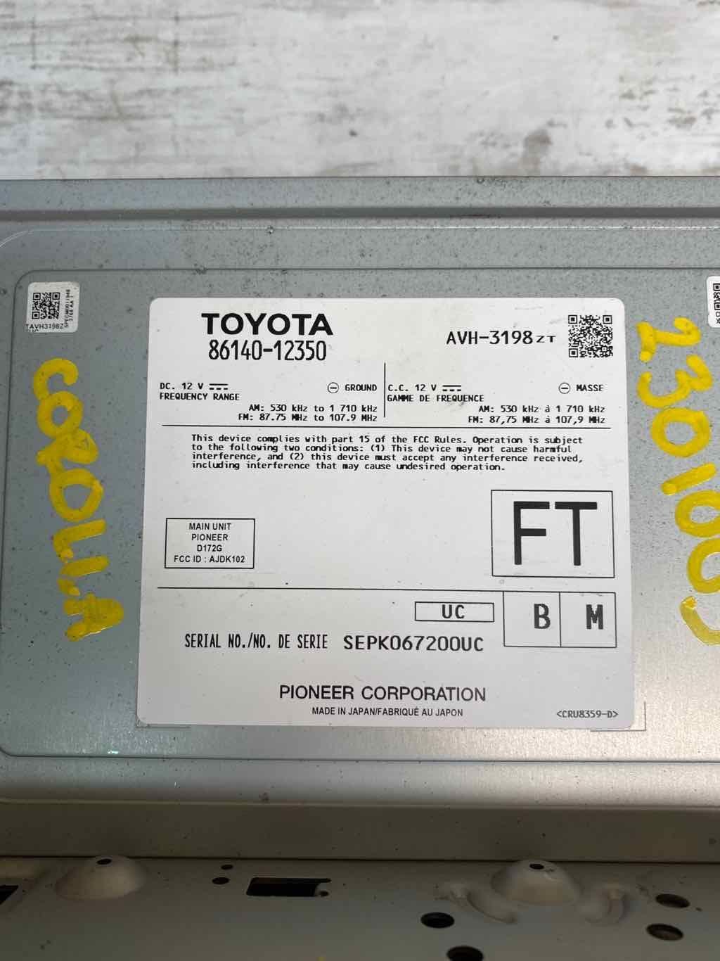 Toyota Corolla radio am fm 20 display screen & receiver sed assy OEM 8614012350