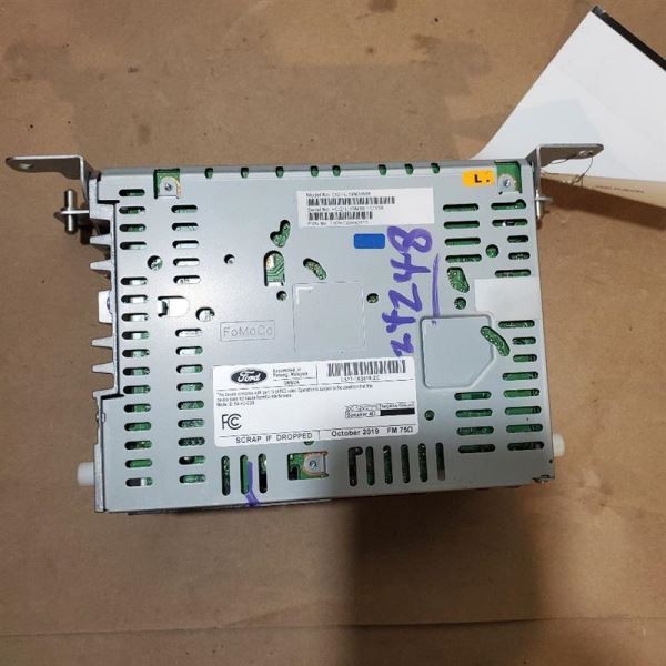 Audio Equipment Radio Receiver AM-FM-CD-MP3 Fits 20 FUSION 268235