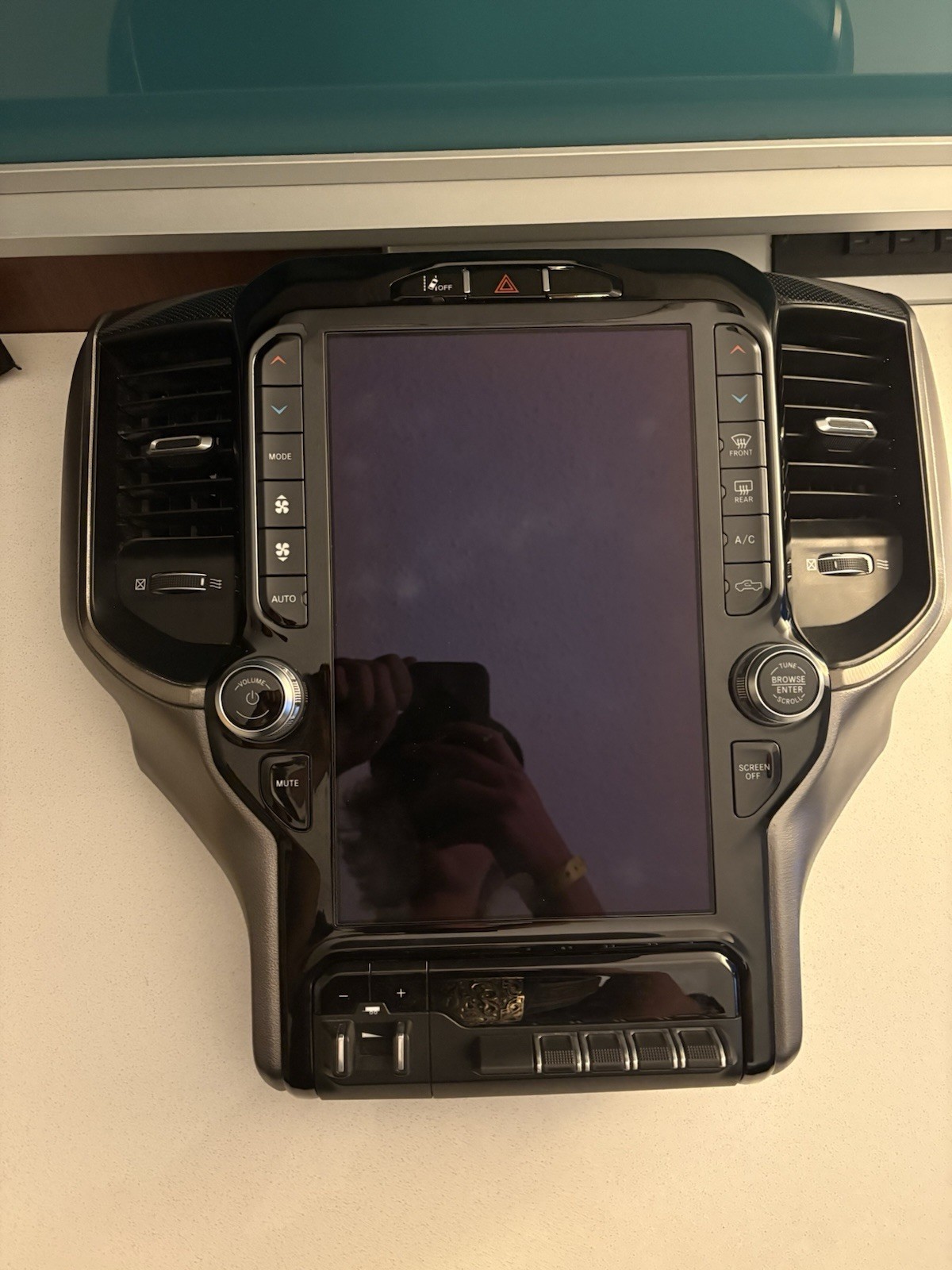 2019 2020 2021 2022 2023 2024 2025 RAM 12” SCREEN UCONNECT OEM