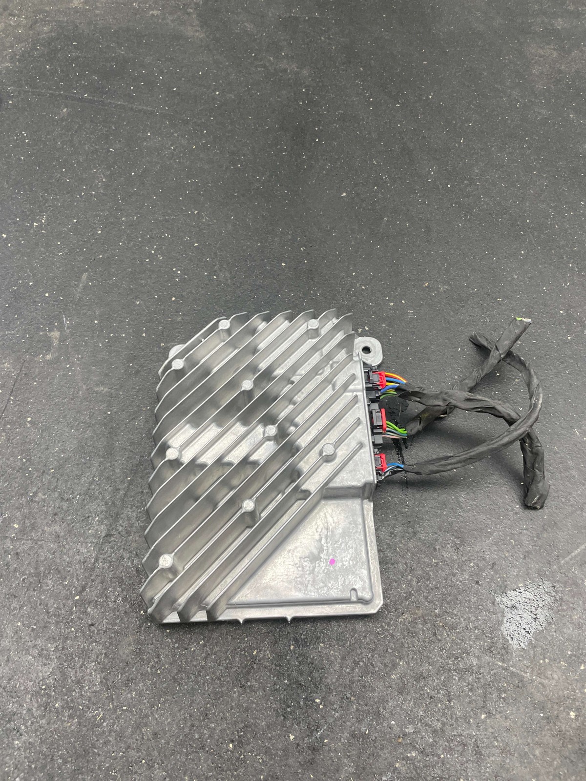 2021-2023 CHEVY TAHOE OEM 9 SPEAKER AUDIO RADIO BOSE AMP AMPLIFIER UNIT 85002085