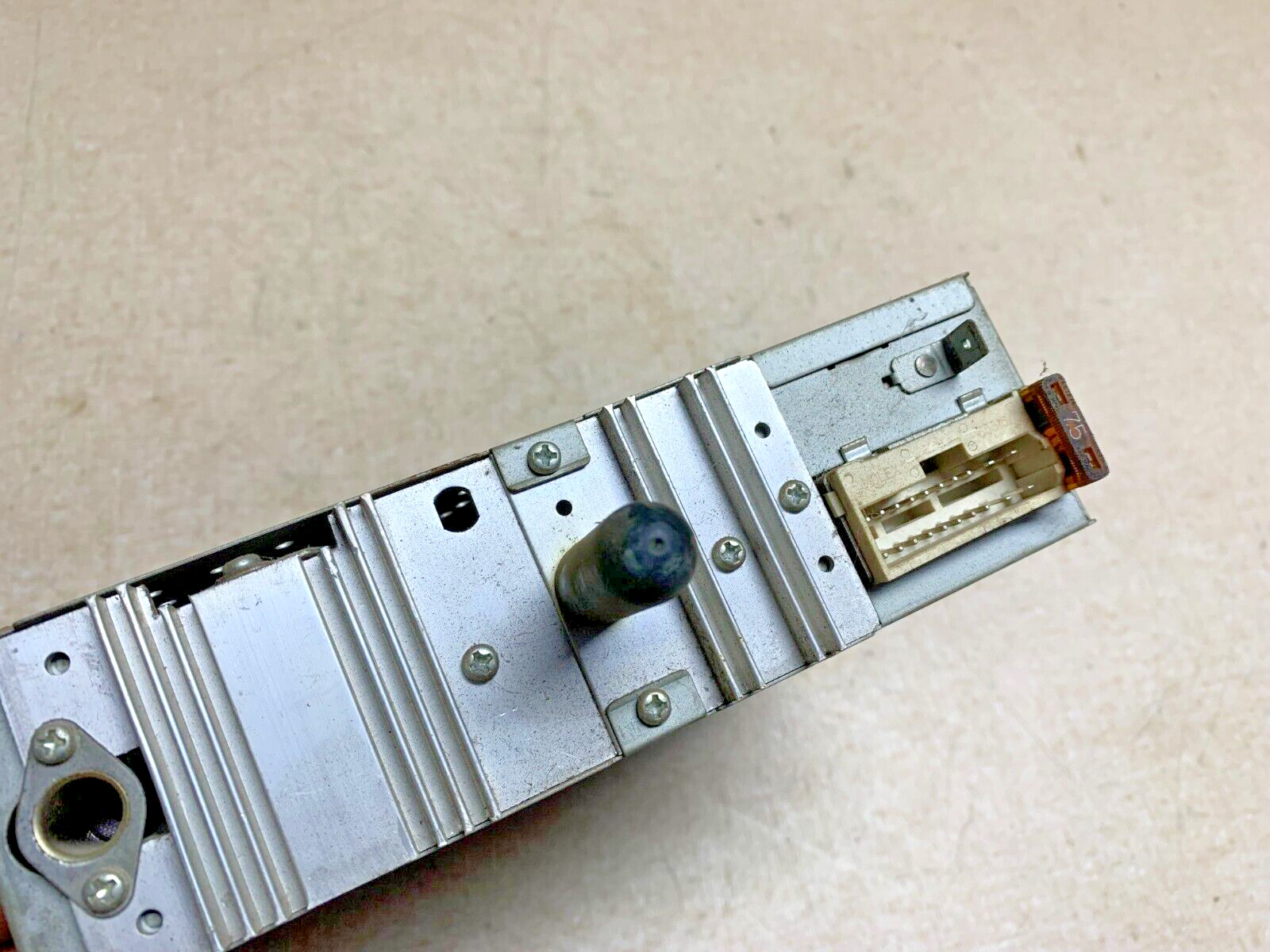 1995 96 97 KIA RADIO CASSETTE PLAYER CONDITION UNKNOWN