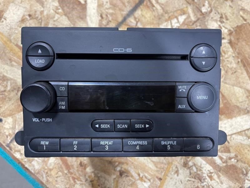 USED 06 Ford F350 USED AS IS Radio Am-fm-cd 6 Disc Fits 06-07 6C3T18C815AB Ship