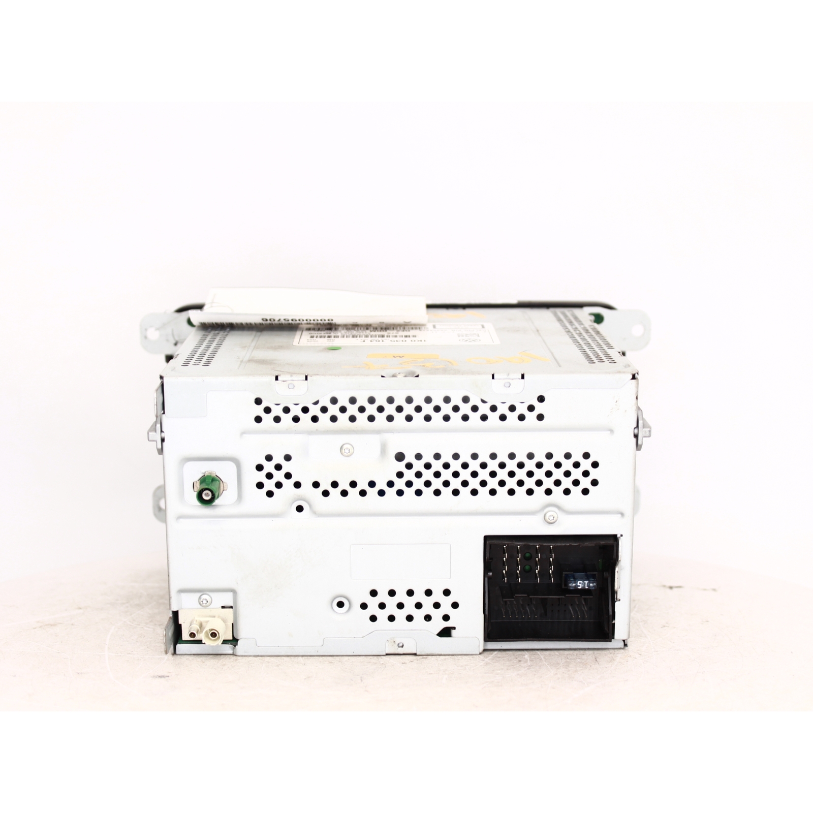 2014 Volkswagen Passat Radio CD Player Part Number – 638-52217 (Used)