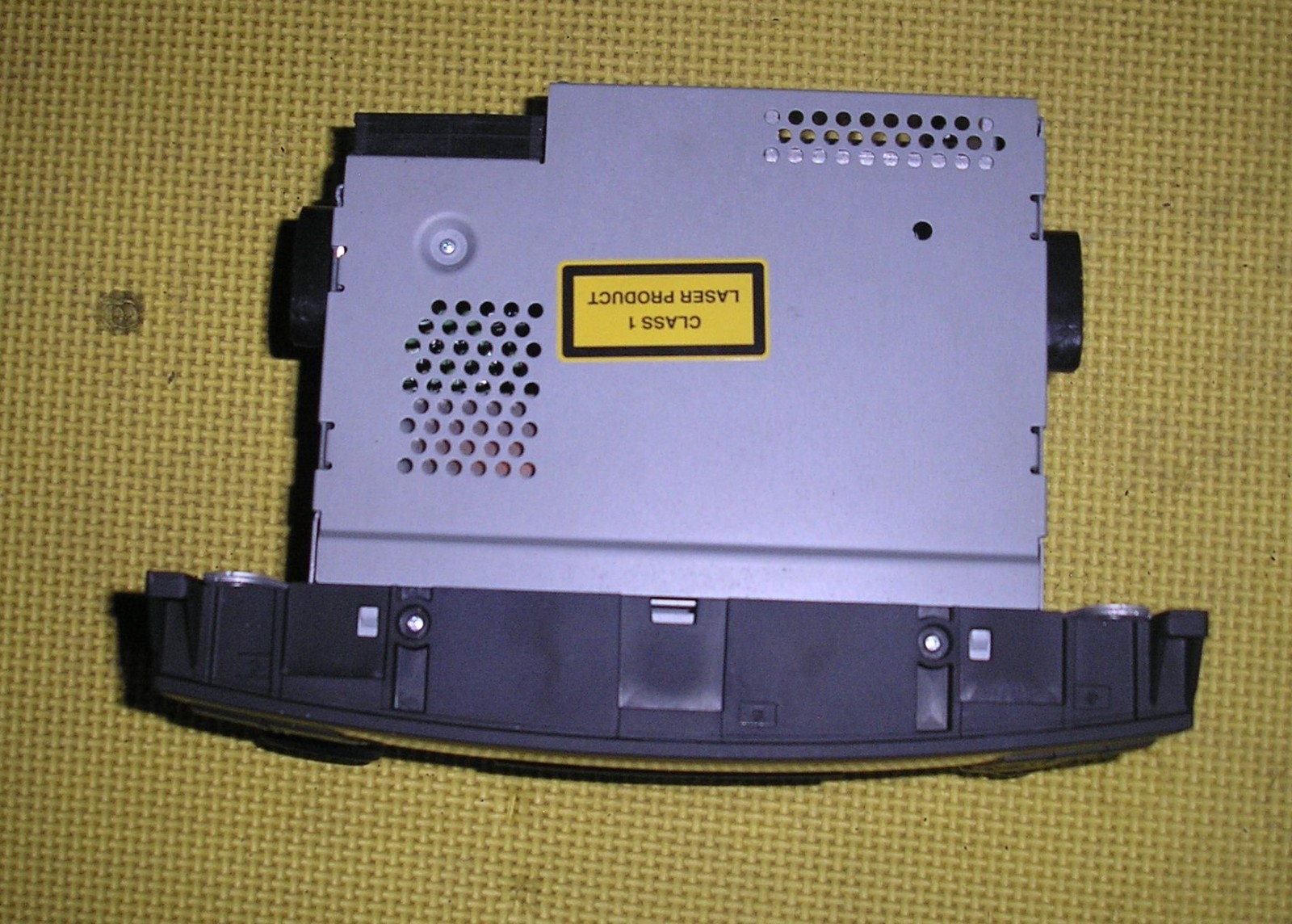 MERCEDES BENZ A CLASS W169 04-12 RADIO / CD PLAYER HEAD UNIT – A1698700689