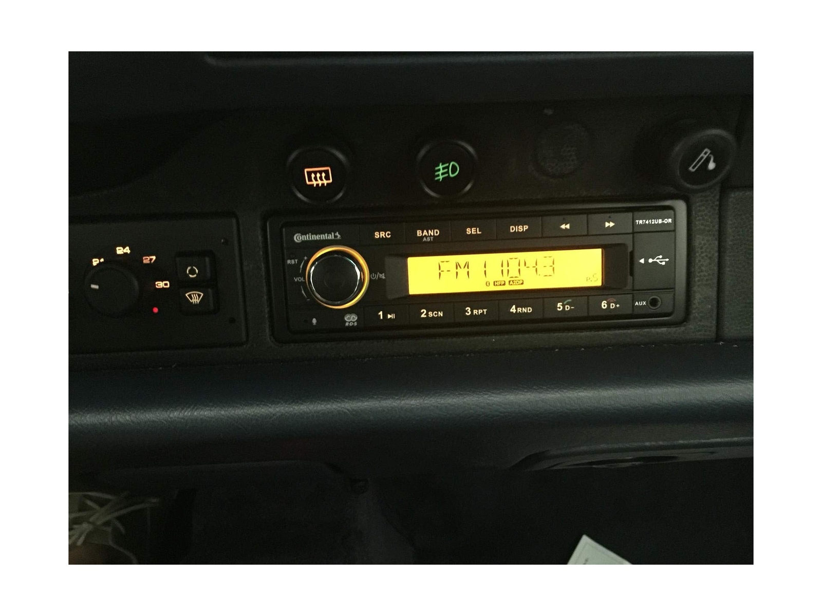 VDO Continental TR7412UB-OR European Style 12v Radio Orange Display Bluetooth