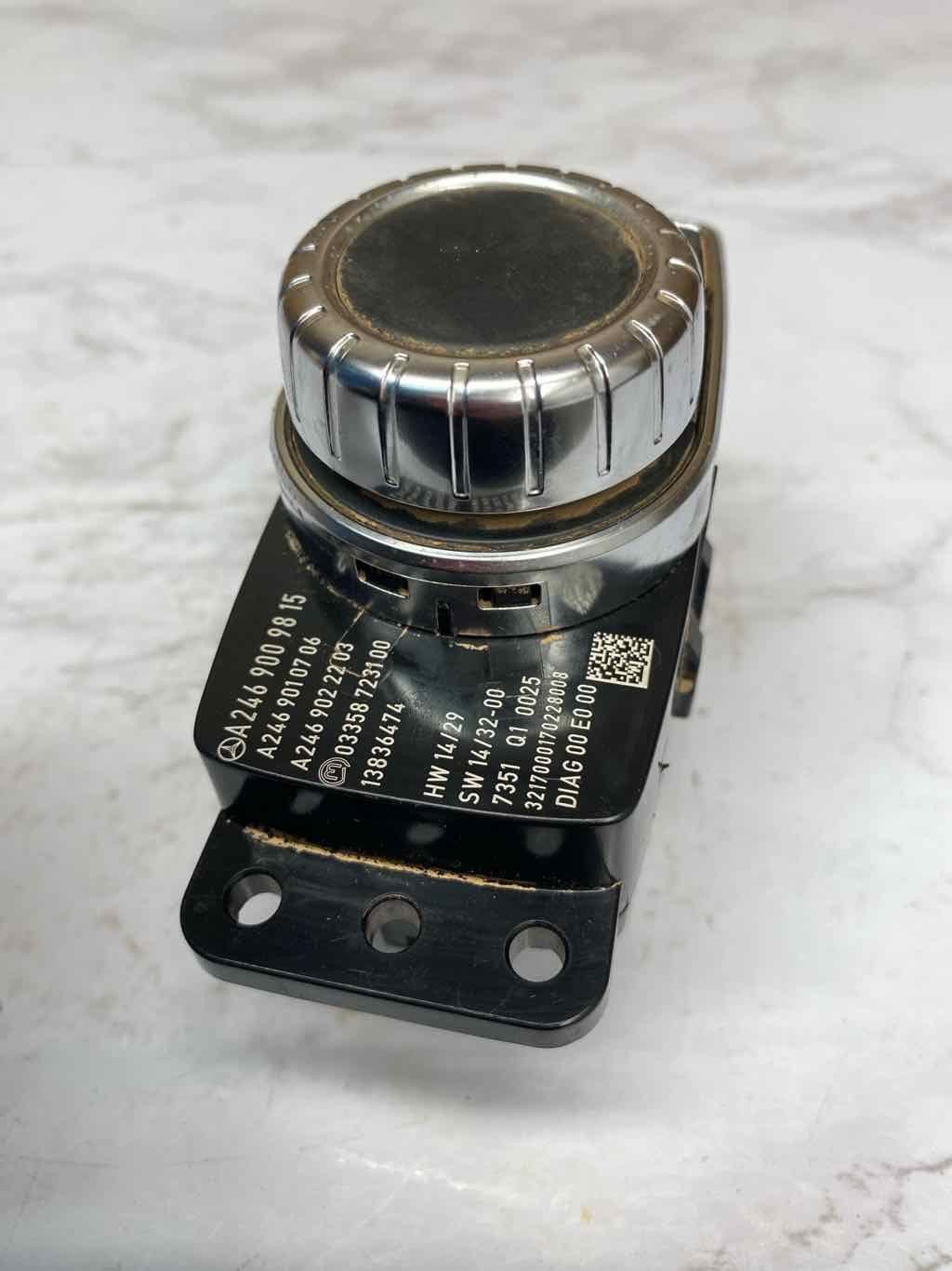 Mercedes CLA250 radio am fm 16 19 center console controller knob OEM 2469009815