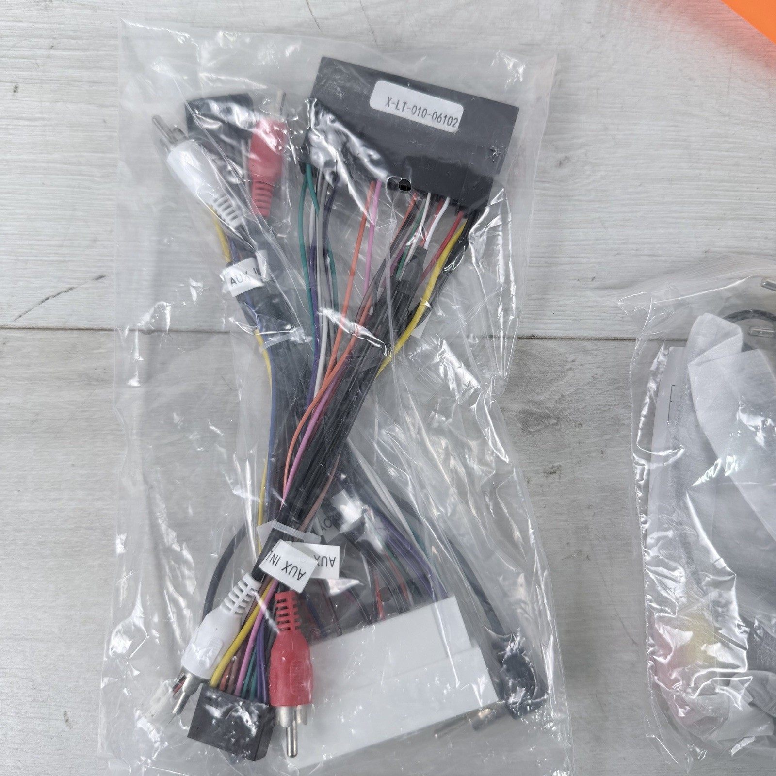 2+64G Android 14 Double Din Car Stereo for Kia Soul 2014-2019