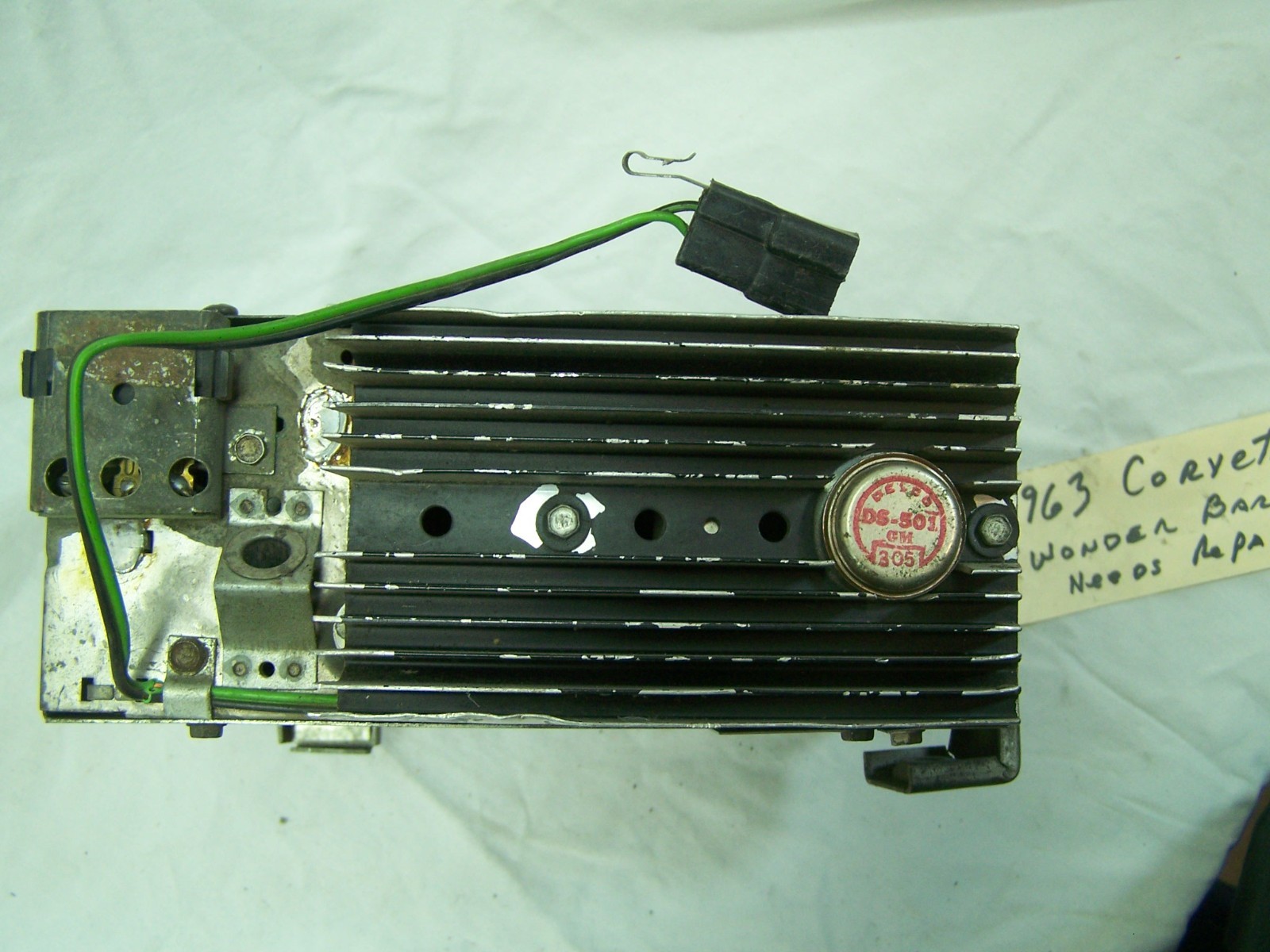 Corvette 1963 AM Wonder Bar Radio in Unknown Working Condition