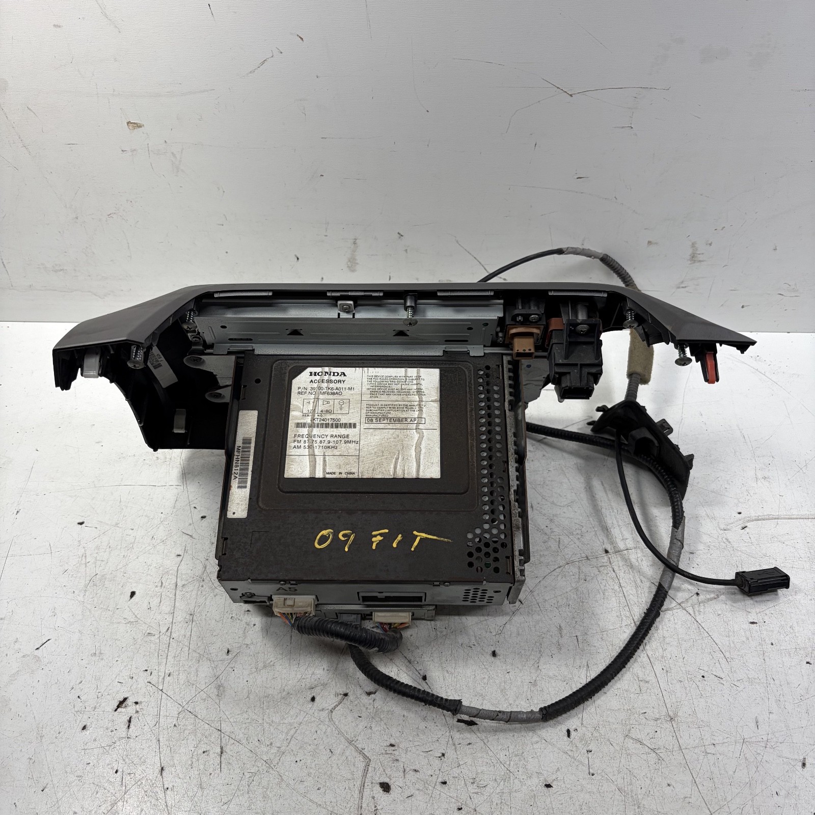 09-13 Honda Fit Audio Unit with Control Panel 39171-TK6-A01 OEM