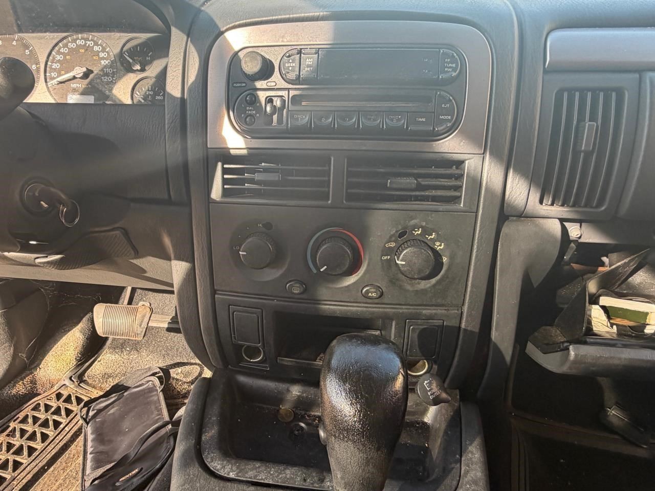 Audio Equipment Radio Am-fm-integral 6 CD Changer Fits 05-06 08-10 VIPER
