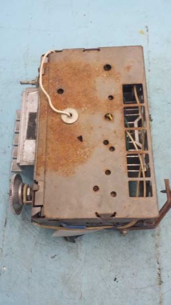 UNTESTED A/M RADIO FOR REBUILD FITS 1972 CUTLASS 996055