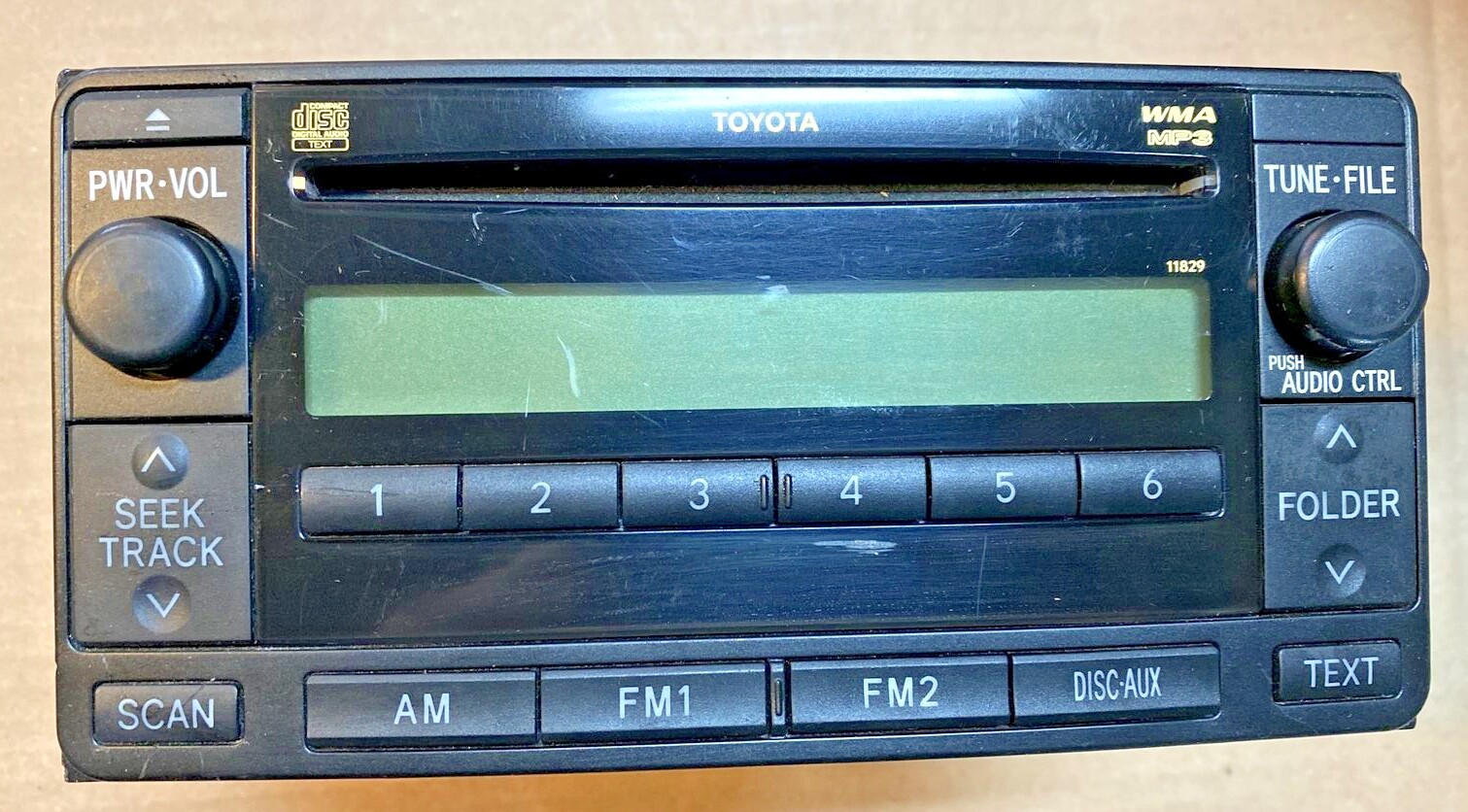 TOYOTA RADIO STEREO HEAD UNIT CD AUX AM FM TUNDRA FJ CRUSIER YARIS 86120-35401