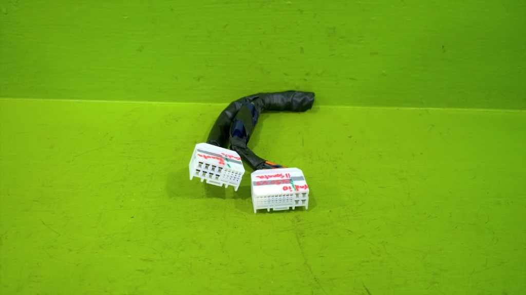 11 HYUNDAI SONATA FACTORY RADIO PIGTAIL OEM 2650-43