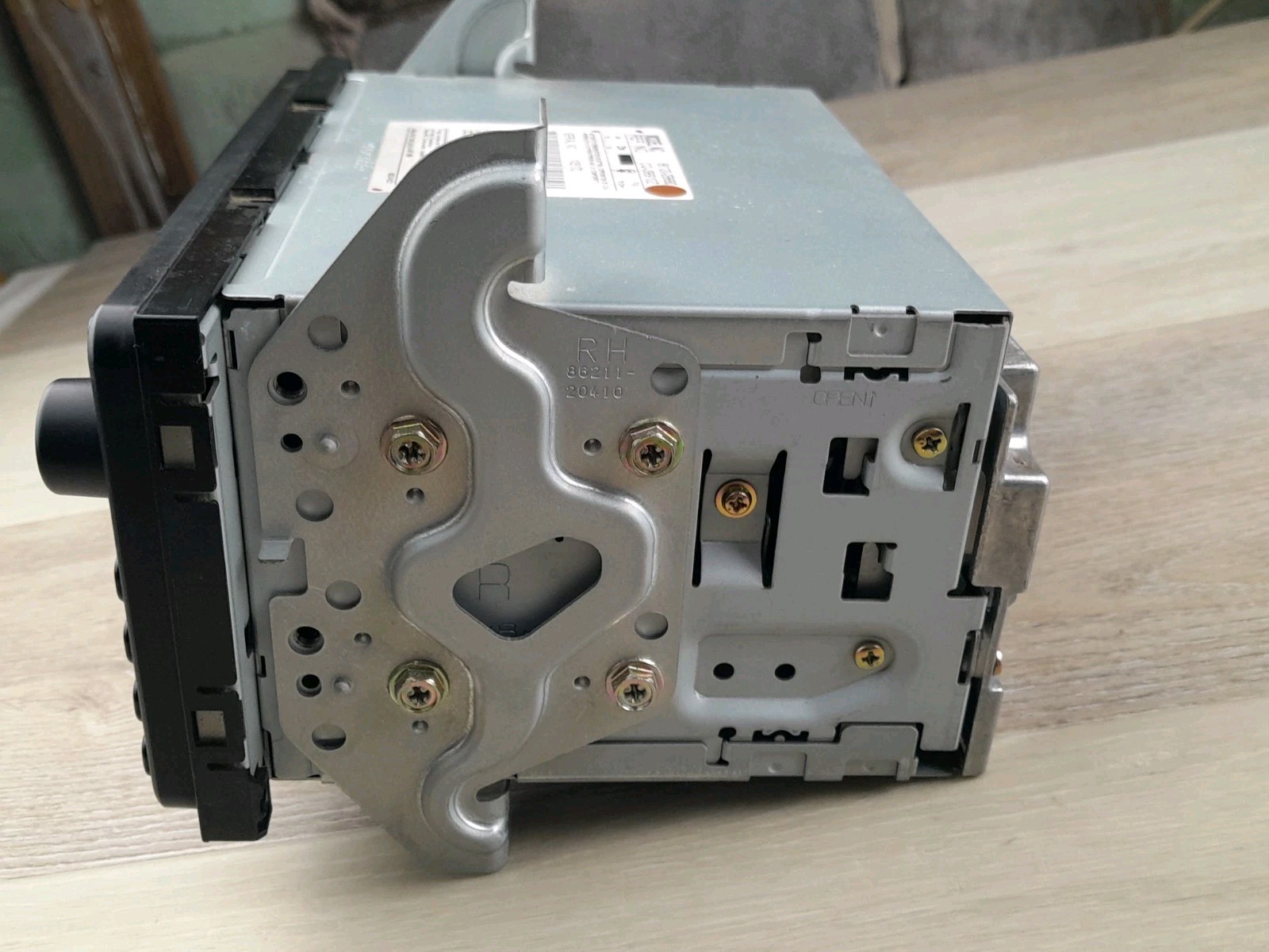 Toyota OEM AM FM CD Cassette Radio 86120-2B680 Face A56814 UNTESTED w/Brackets