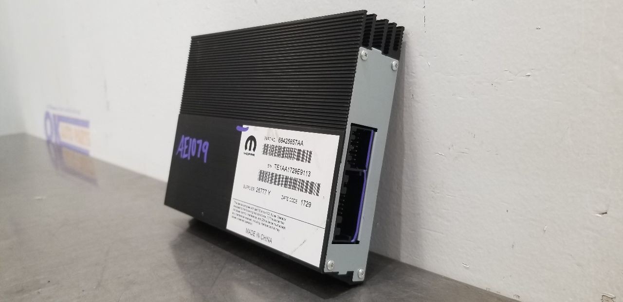 19 DODGE CHALLENGER RD7 AMPLIFIER AMP 68425657AA