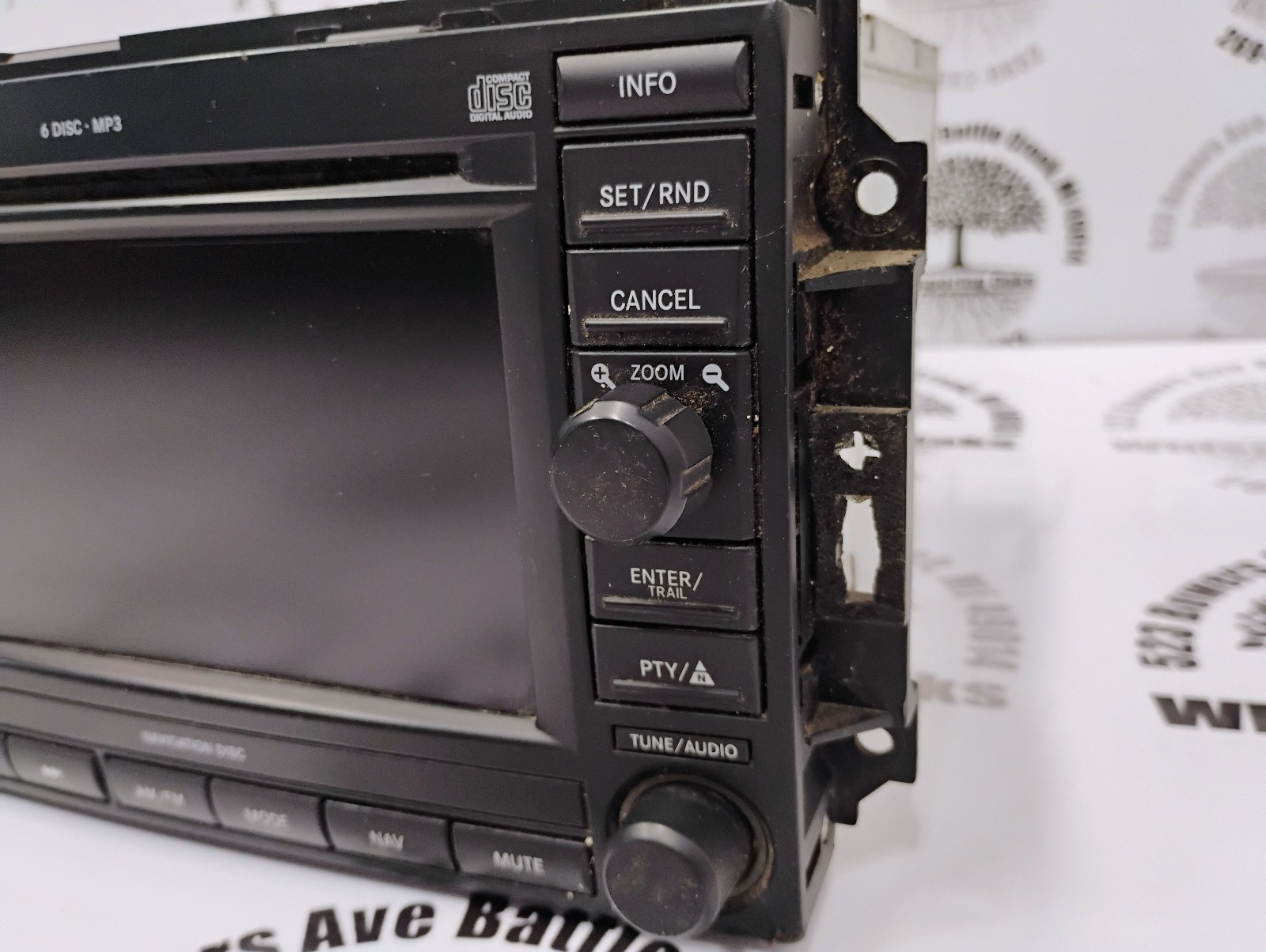 2006-2007 Chrysler 300 OEM 6 Disc CD/AM/FM Radio Reciever w/ Nav 56038646AL